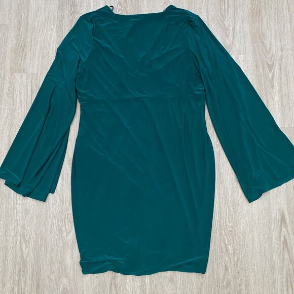 NWT Chi Chi Mini Bodycon Dress V Neck Split Sleeve Stretch Green Womens Size 18 - Picture 6 of 13